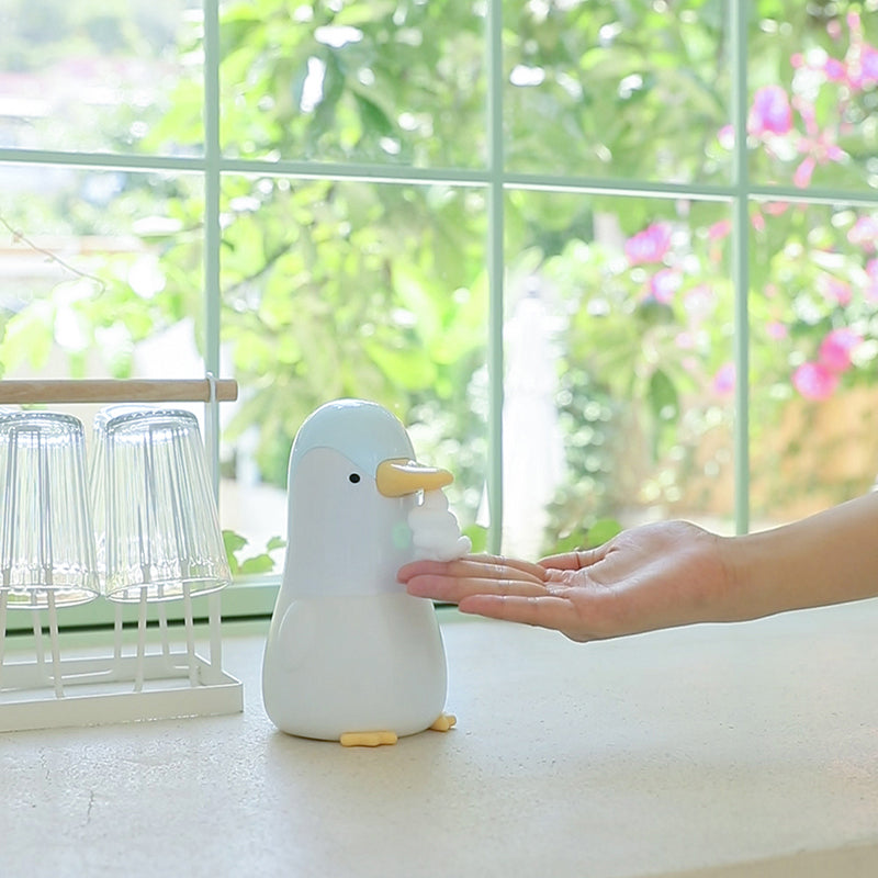 Clean 5--Cute Penguin Automatic Soap Dispenser